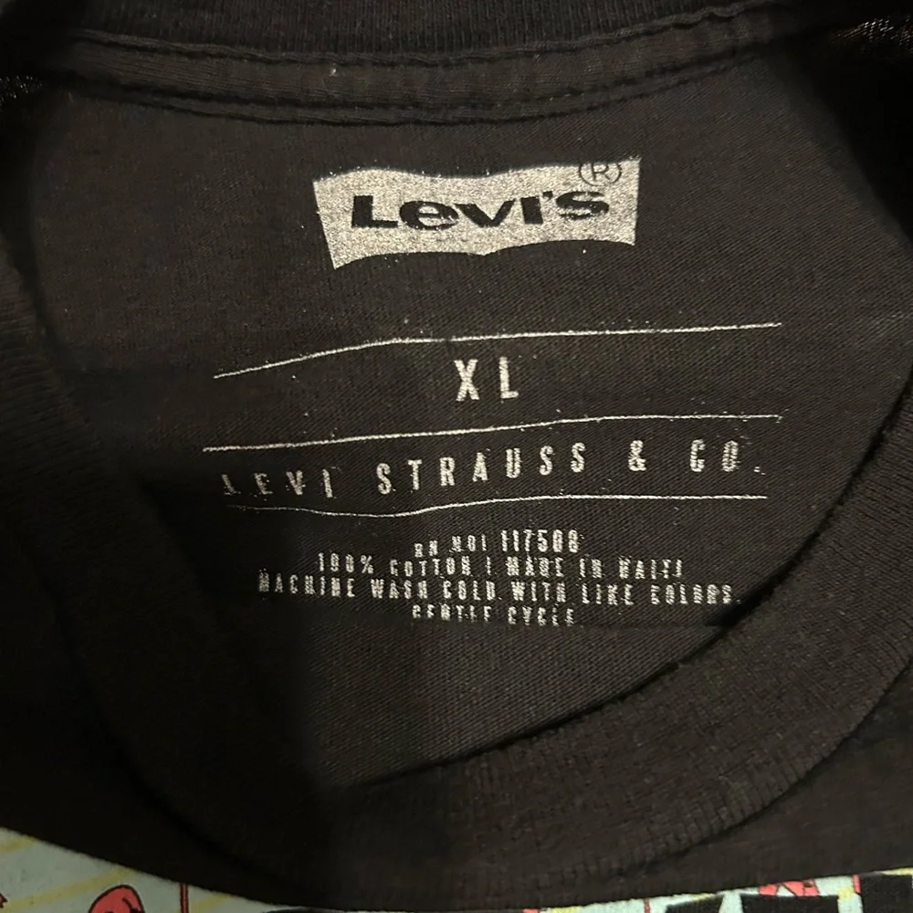 Nautica, Levi’s, Nike T-shirt, bundle - Picture 3 of 4